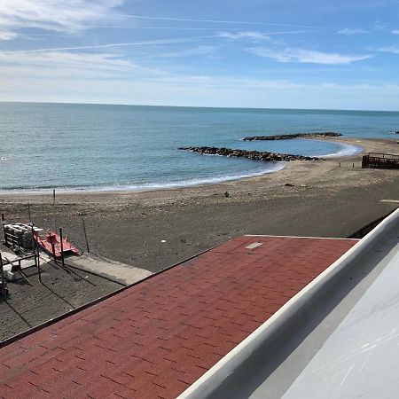 Roma Meraviglioso Attico Sul Mare Ladispoli Exterior foto