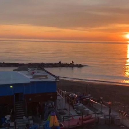 Roma Meraviglioso Attico Sul Mare Ladispoli Exterior foto